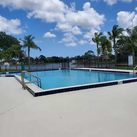 Sun&Fun - Beautiful Renovated 2/2 Villa In Jupiter